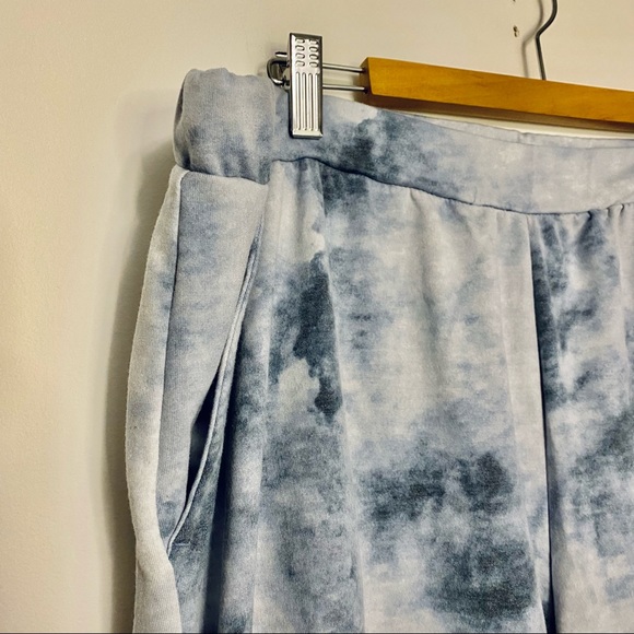 ELLEN TRACY | BLUE TIE-DYE COTTON JOGGERS - Picture 6 of 7